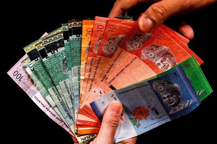 Dual-income reliance shows economy failing to lift wages: Analyst