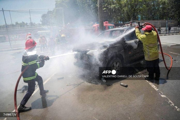 East Timor police fire tear gas at protesters opposing lawmakers’ car purchases East Timor police fire tear gas at protesters opposing lawmakers’ car purchases