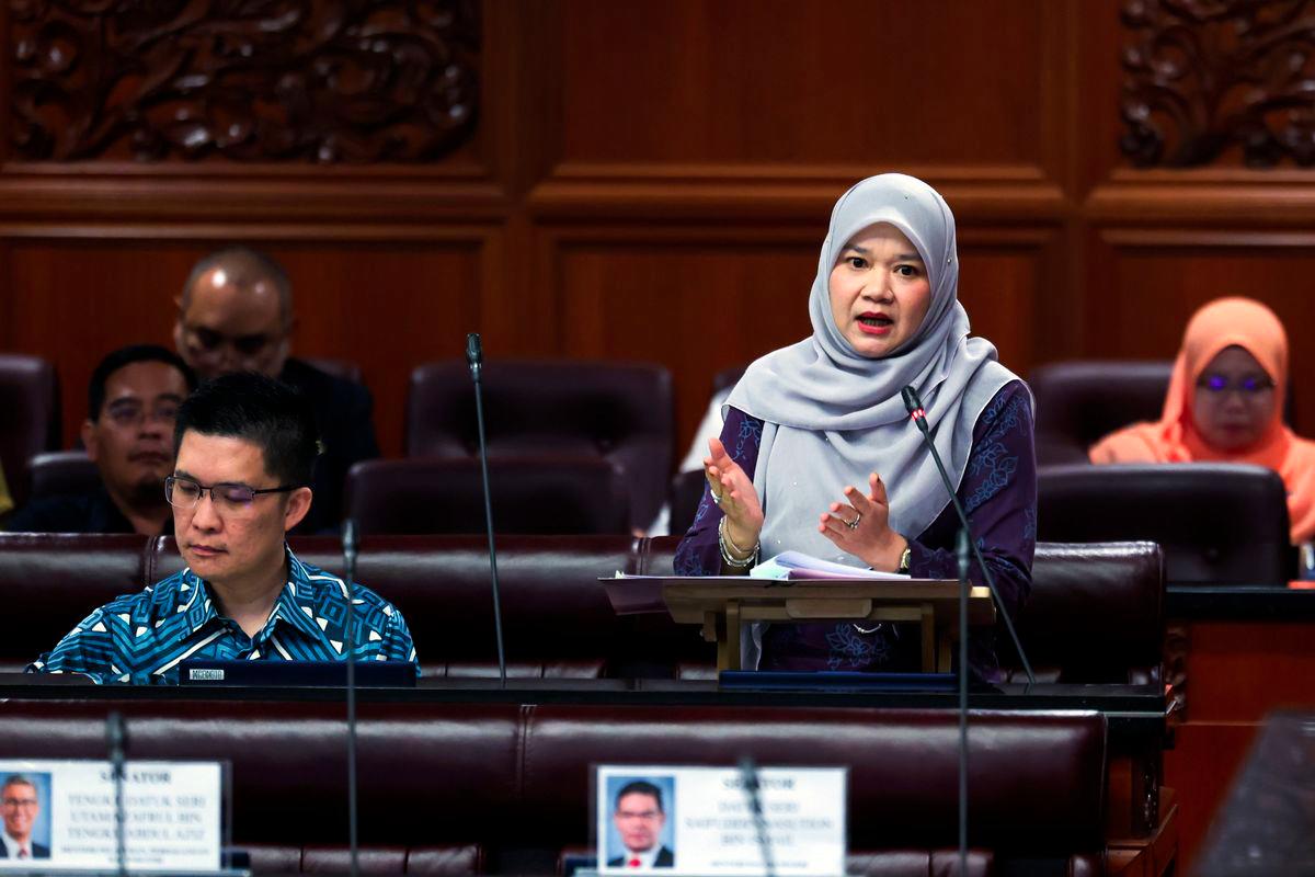 Education minister reports slander linking her to school principal Education minister reports slander linking her to school principal