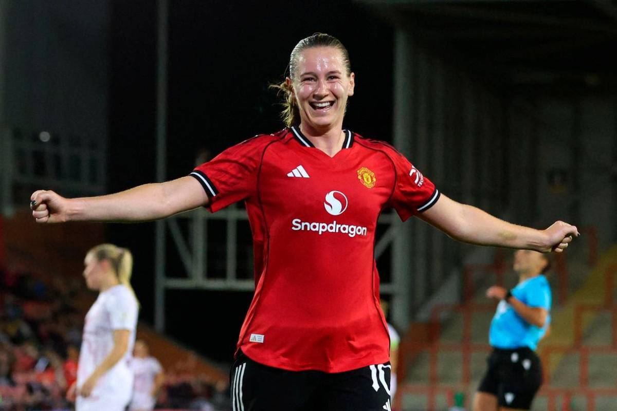 Elisabeth Terland hat-trick sends Man United to Women’s Champions League Elisabeth Terland hat-trick sends Man United to Women’s Champions League