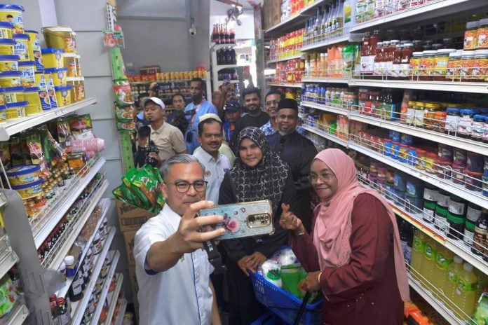 Fahmi to meet Meta reps over online gambling advertisements