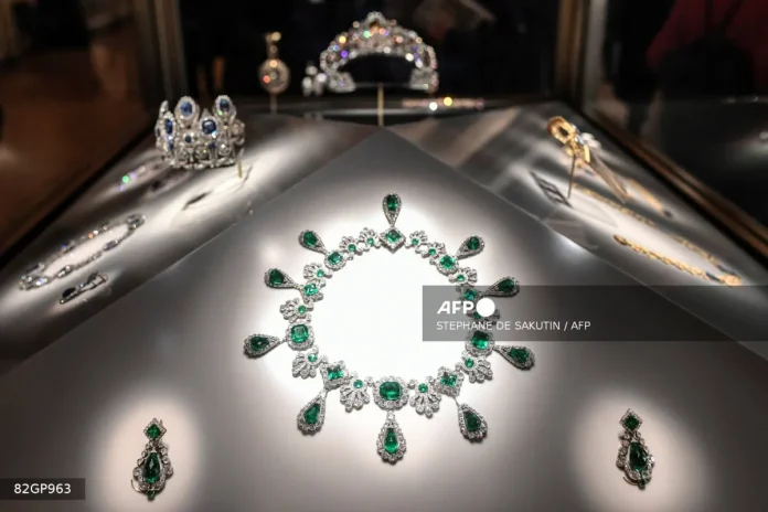 Five new suspects arrested over Louvre museum jewellery heist Five new suspects arrested over Louvre museum jewellery heist