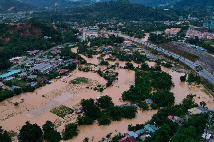 Flood victims in Sabah rise to 400 as more areas affected