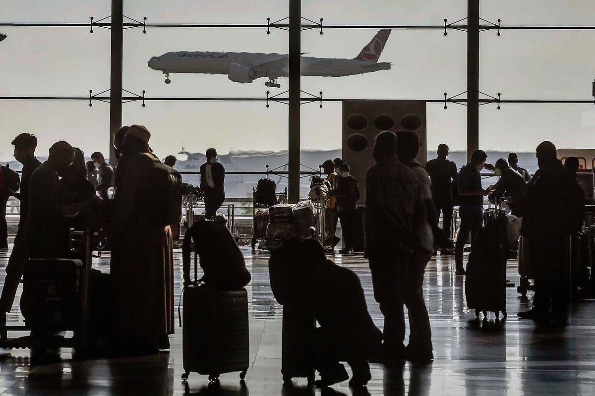 “For Malaysians only!” — Woman calls out foreigners who tried to cut KLIA2 queue, wins praise online “For Malaysians only!” — Woman calls out foreigners who tried to cut KLIA2 queue, wins praise online