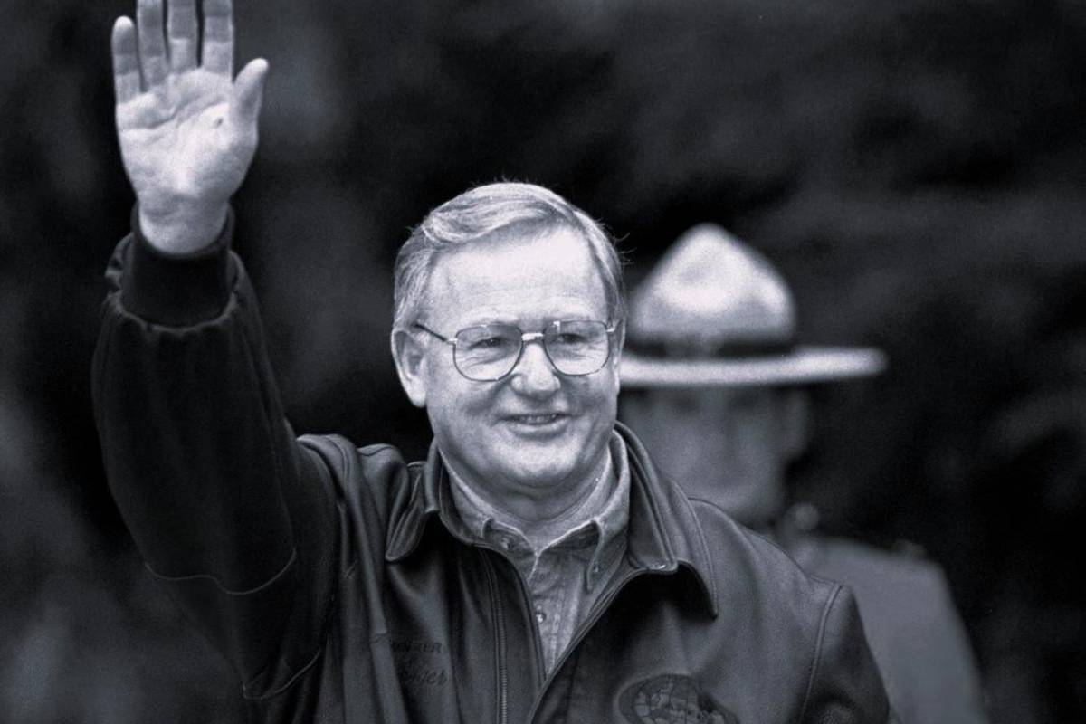 Former New Zealand Prime Minister Jim Bolger dies at age 90 Former New Zealand Prime Minister Jim Bolger dies at age 90