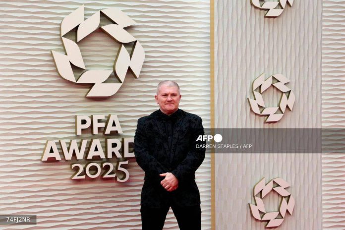 Former boxing world champion Ricky Hatton dies aged 46 at home Former boxing world champion Ricky Hatton dies aged 46 at home