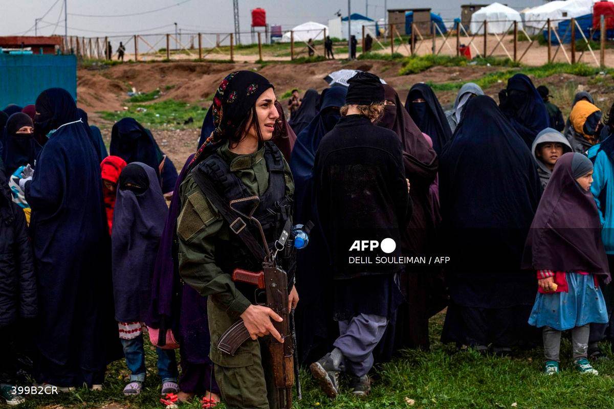 France repatriates 13 citizens from Syrian camps amid ongoing security concerns France repatriates 13 citizens from Syrian camps amid ongoing security concerns