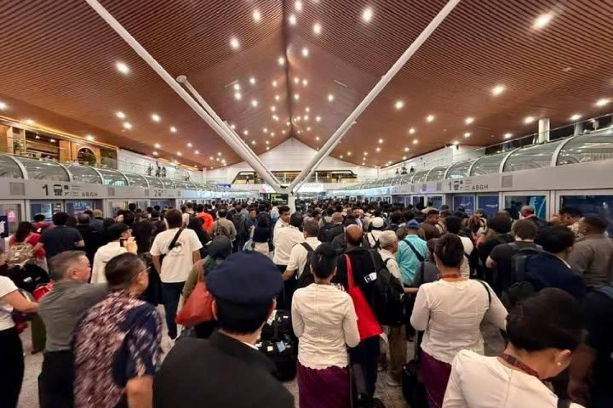 Gangguan kuasa sementara sebabkan gangguan aerotrain di KLIA Terminal 1 Gangguan kuasa sementara sebabkan gangguan aerotrain di KLIA Terminal 1