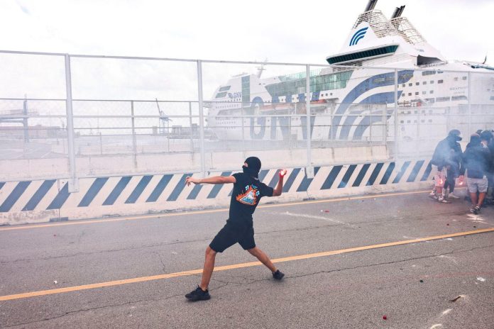 Gaza protests in Italy block ports, clashes erupt in Milan