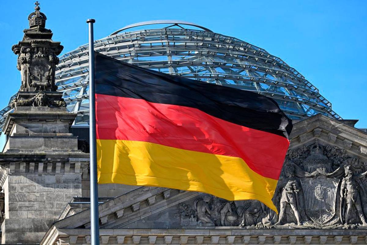 German experts urge faster economic reforms as growth prospects deteriorate German experts urge faster economic reforms as growth prospects deteriorate