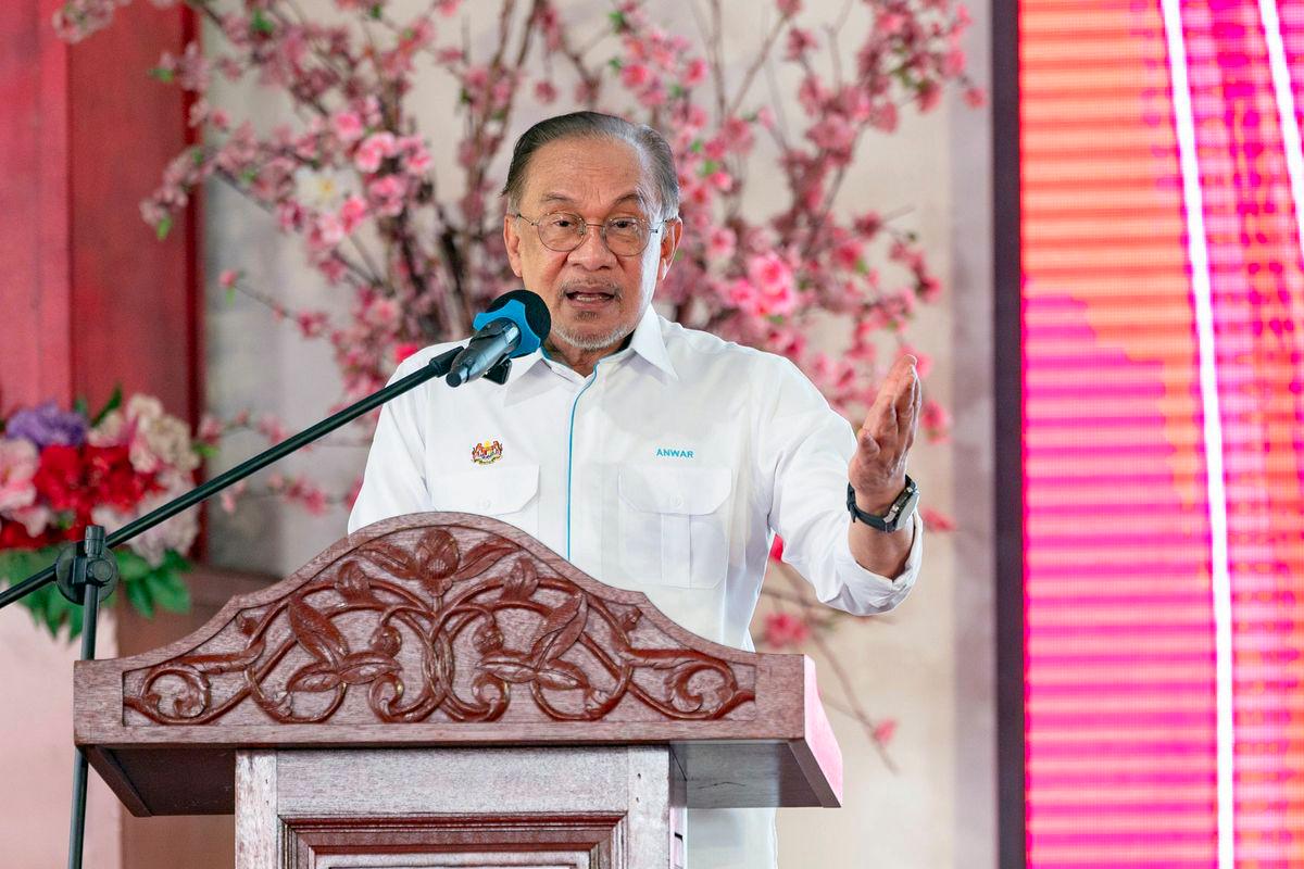 Government prioritises educational opportunities for Malaysians, says PM