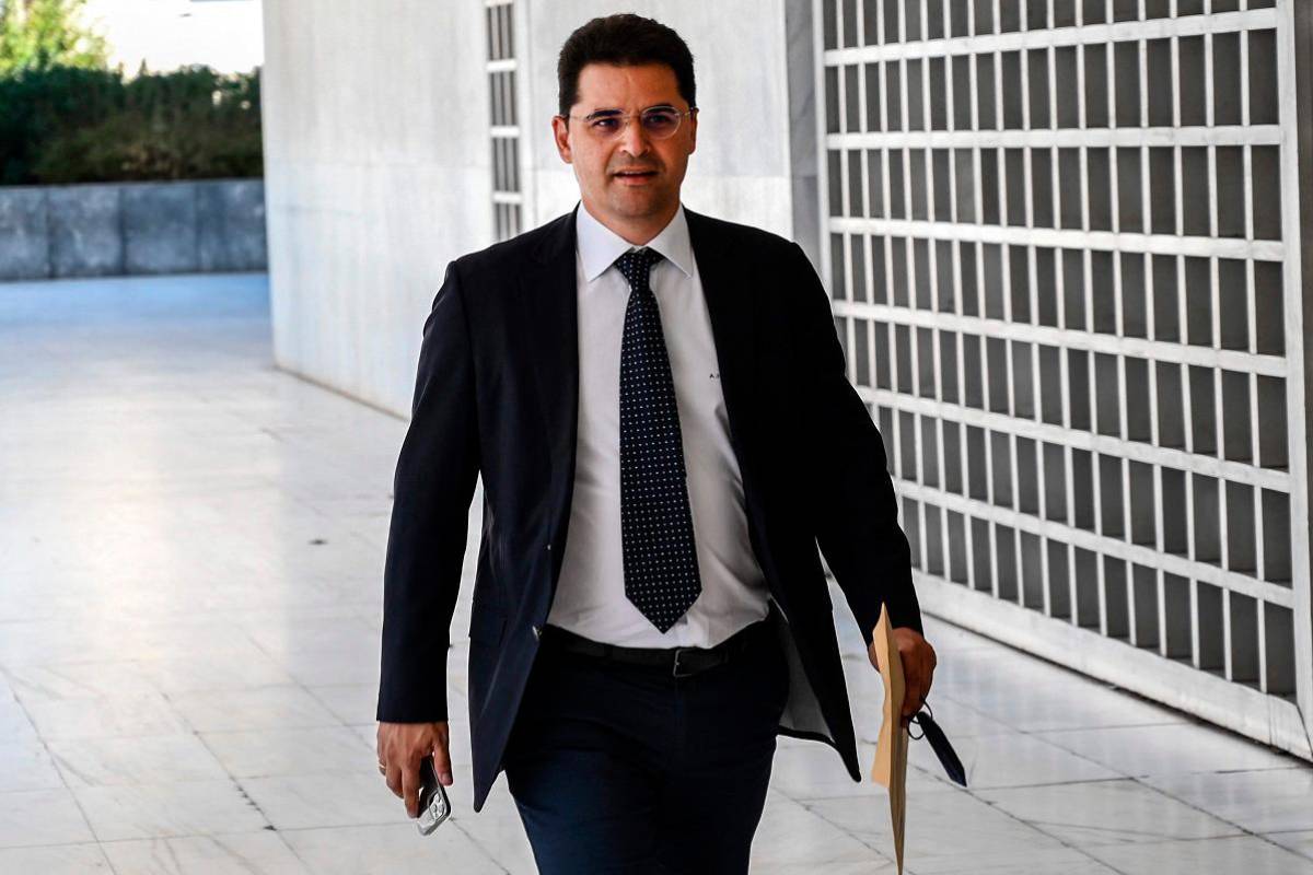 Greece wiretapping trial opens for politicians and journalists scandal