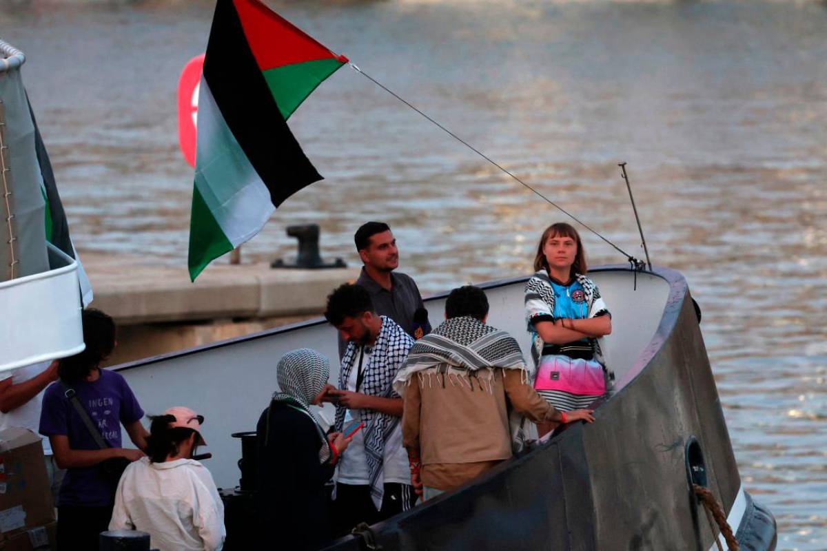 Greta Thunberg departs Tunisia on Gaza aid flotilla to break blockade Greta Thunberg departs Tunisia on Gaza aid flotilla to break blockade