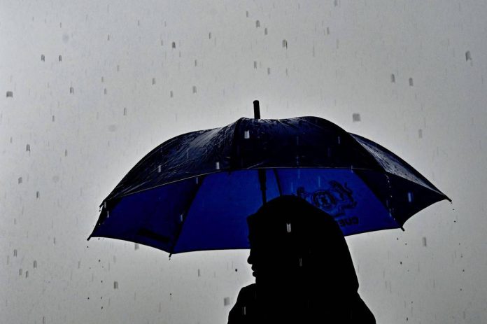 Heavy rain and thunderstorm warning issued for five states until noon