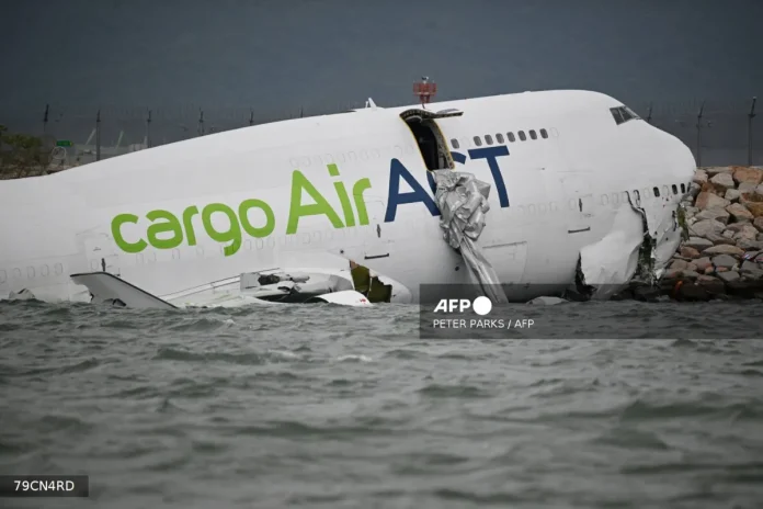 Hong Kong recovers black boxes from deadly airport plane crash Hong Kong recovers black boxes from deadly airport plane crash