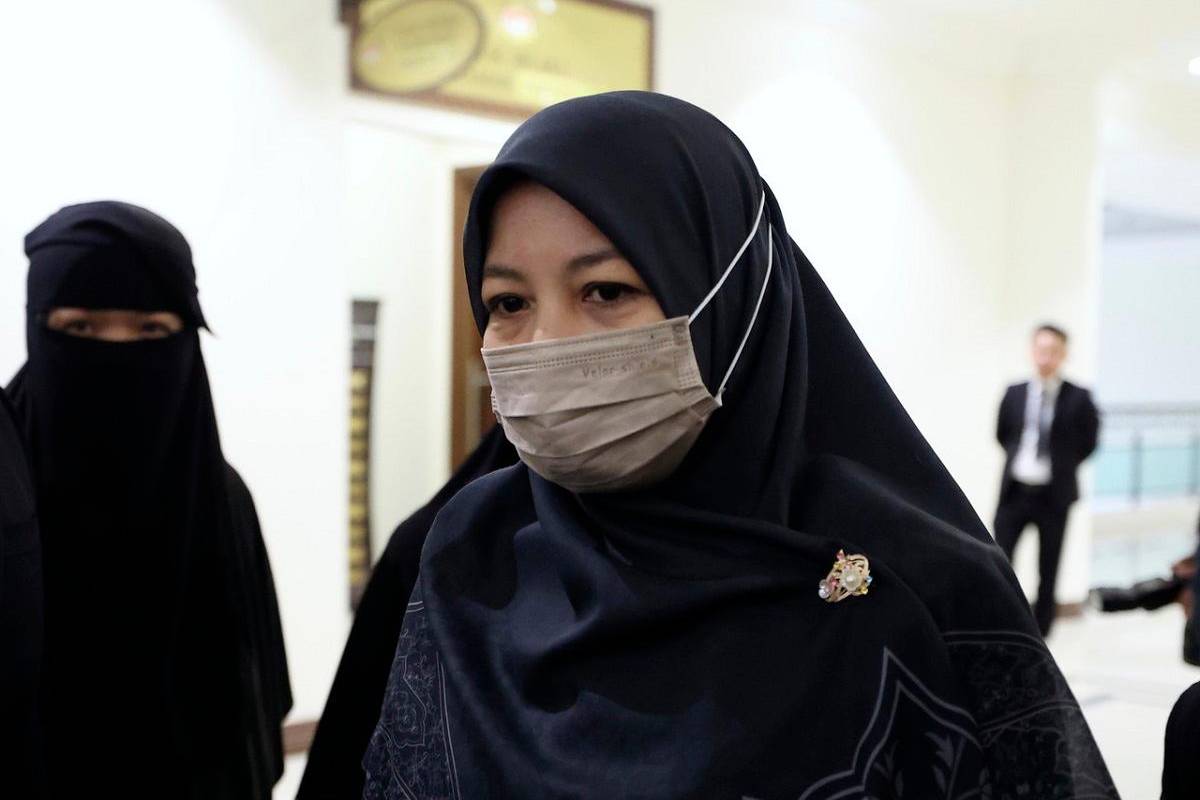 Ibu Zara Qairina tenang, diberi masa cukup buat keputusan bedah siasat Ibu Zara Qairina tenang, diberi masa cukup buat keputusan bedah siasat
