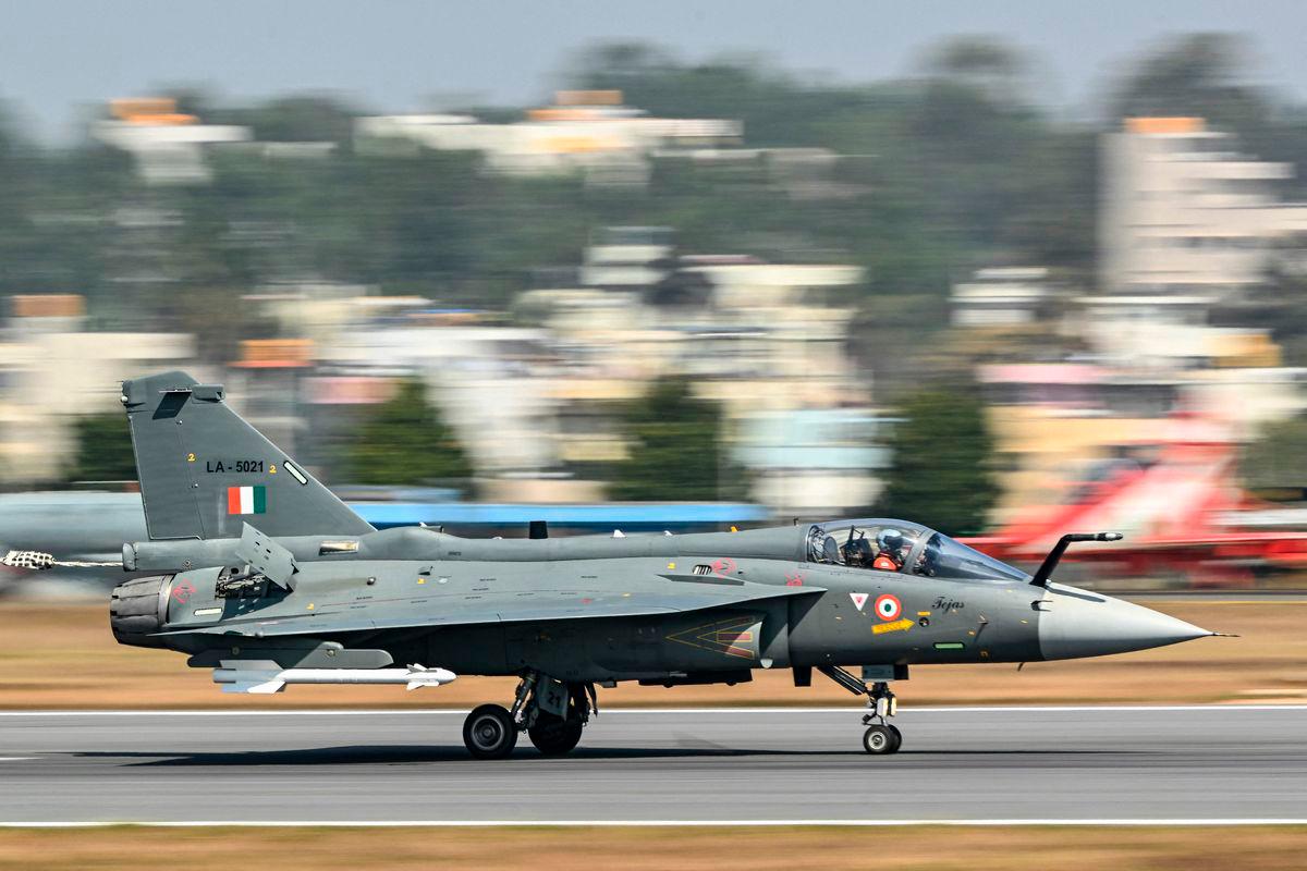 India signs $7 billion deal for 97 domestically made Tejas fighter jets India signs $7 billion deal for 97 domestically made Tejas fighter jets