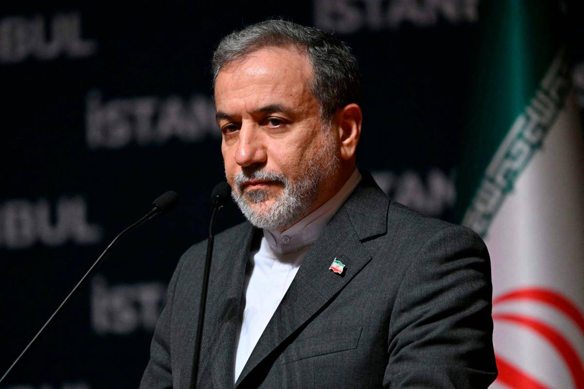 Iran warns European powers against reinstating UN sanctions on Tehran Iran warns European powers against reinstating UN sanctions on Tehran