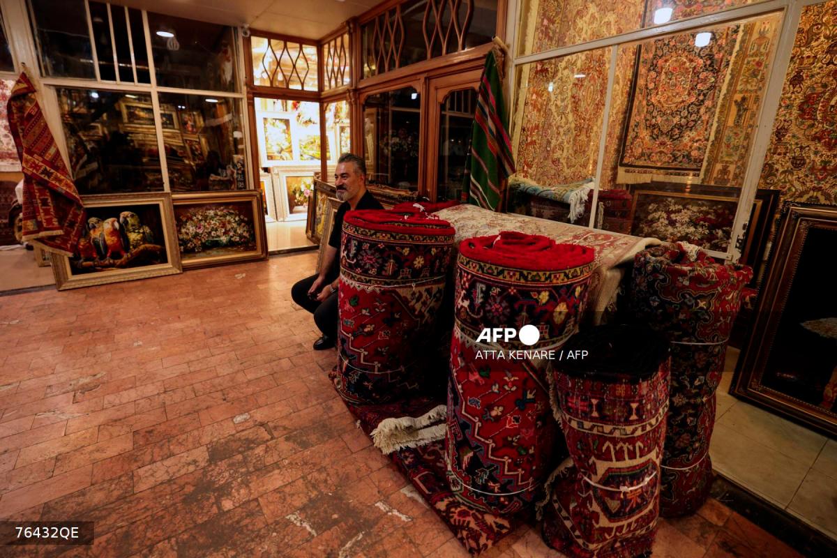 Iran’s carpet industry crumbles under sanctions, costs Iran’s carpet industry crumbles under sanctions, costs