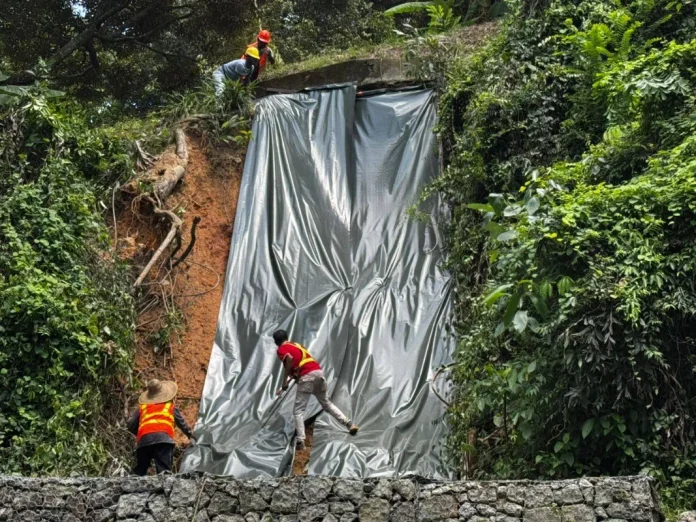 Jalan_Tun_Sardon_to_reopen_tonight_after_landslide_closure