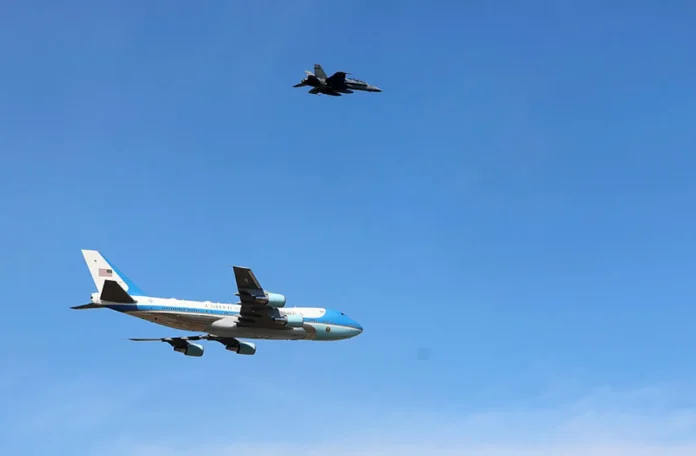 Jet pejuang TUDM iringi ketibaan Presiden Trump di Sidang Kemuncak ASEAN Jet pejuang TUDM iringi ketibaan Presiden Trump di Sidang Kemuncak ASEAN