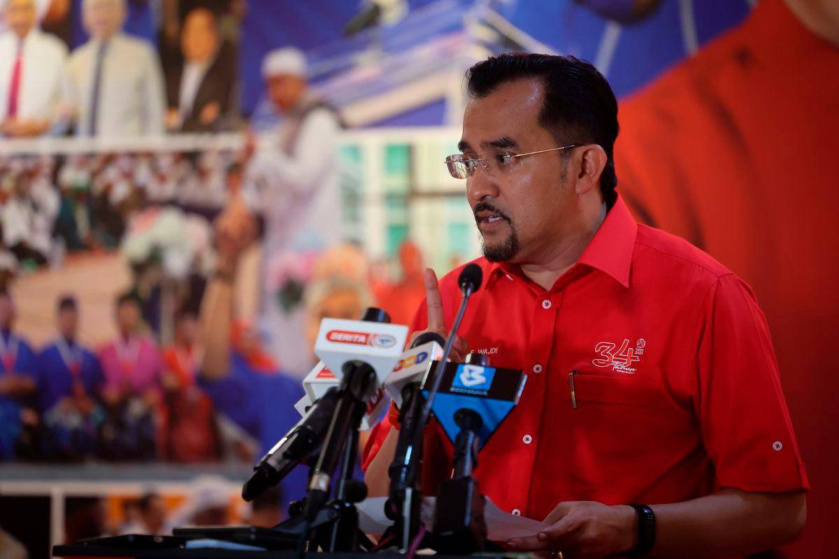 Johari leads UMNO task force on Urban Renewal Bill for urban Malay convention