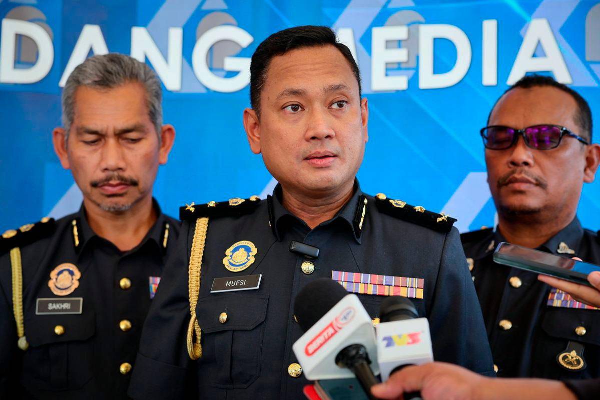 KPDN Terengganu rampas kapal tunda, diesel bernilai lebih RM1 juta dalam Ops Tiris