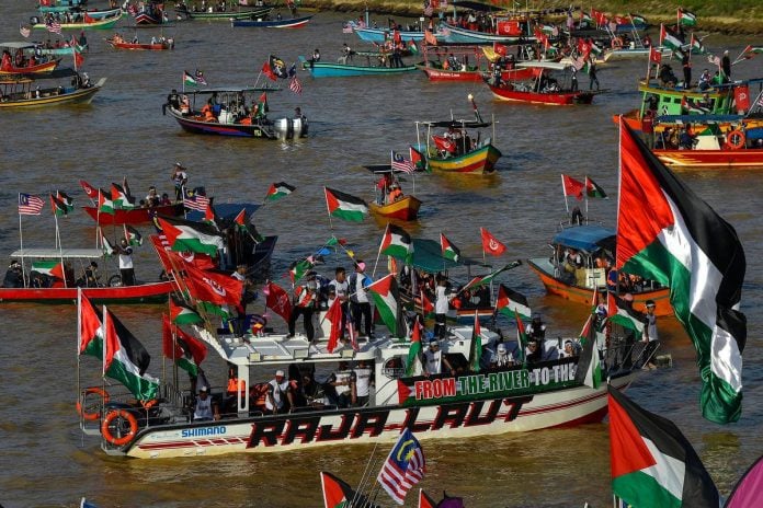 Kelantan river convoy sees 1,000 boats in solidarity with Gaza