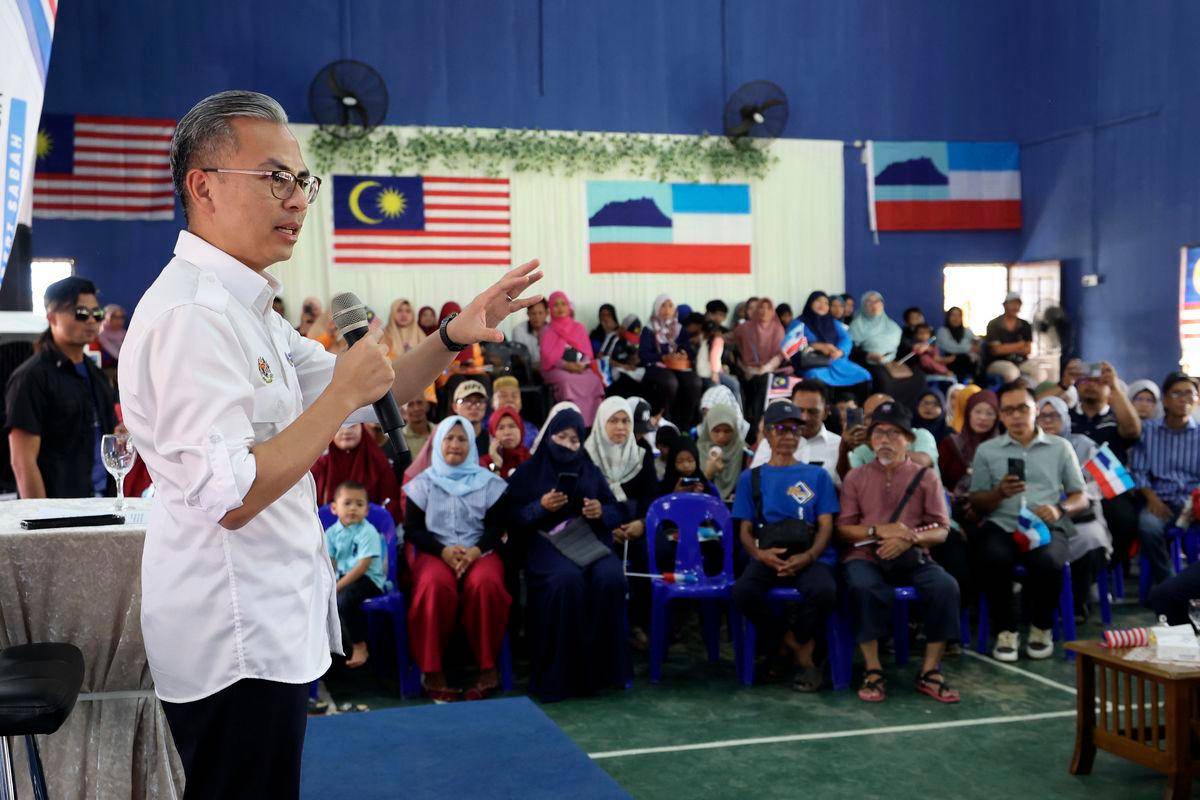 Komuniti MADANI must counter slander and spread accurate information, says Fahmi Komuniti MADANI must counter slander and spread accurate information, says Fahmi