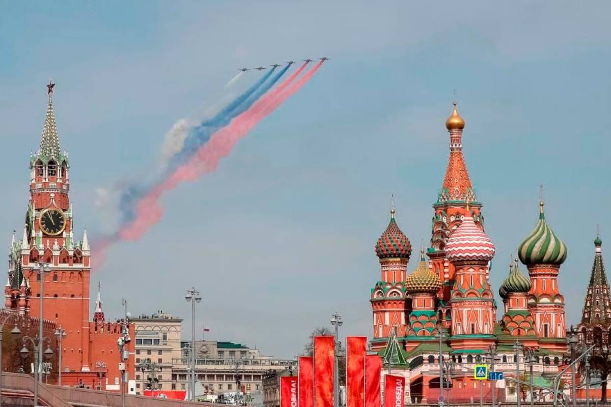 Kremlin says sanctions will never force Russia to change course Kremlin says sanctions will never force Russia to change course