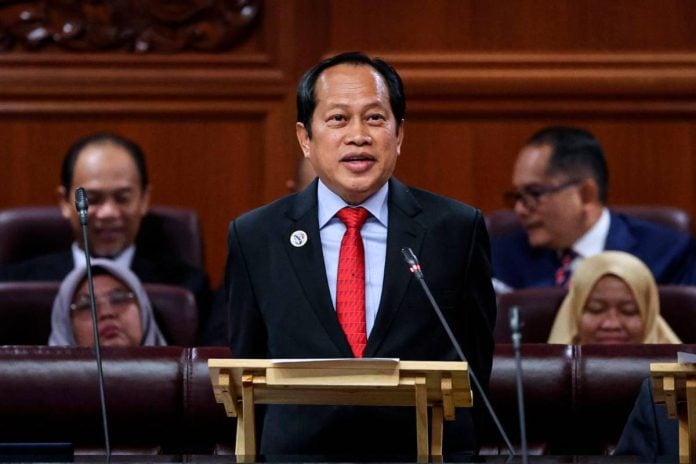 Lebih 10,000 lampu jalan dipasang di Lebuhraya Pan Borneo Sarawak