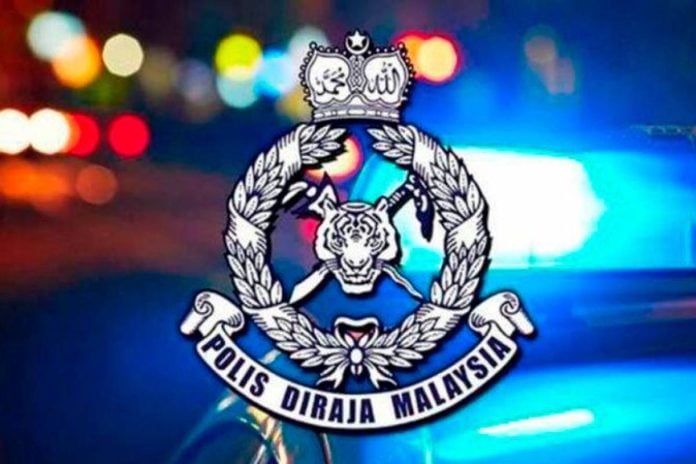 Lelaki ditahan lepaskan tembakan ketika upacara sembahyang kuil