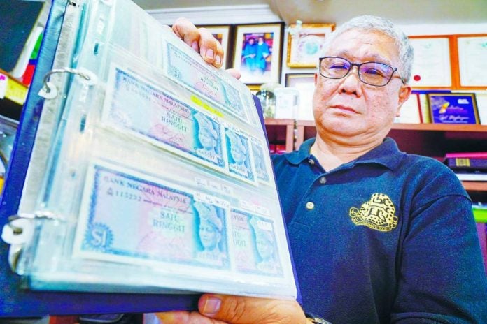 Locals scammed into spending thousands on old currency