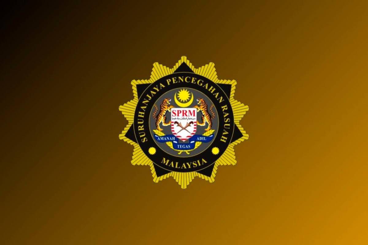 MACC arrests 12, including seven enforcement officers, in counter setting syndicate probe MACC arrests 12, including seven enforcement officers, in counter setting syndicate probe