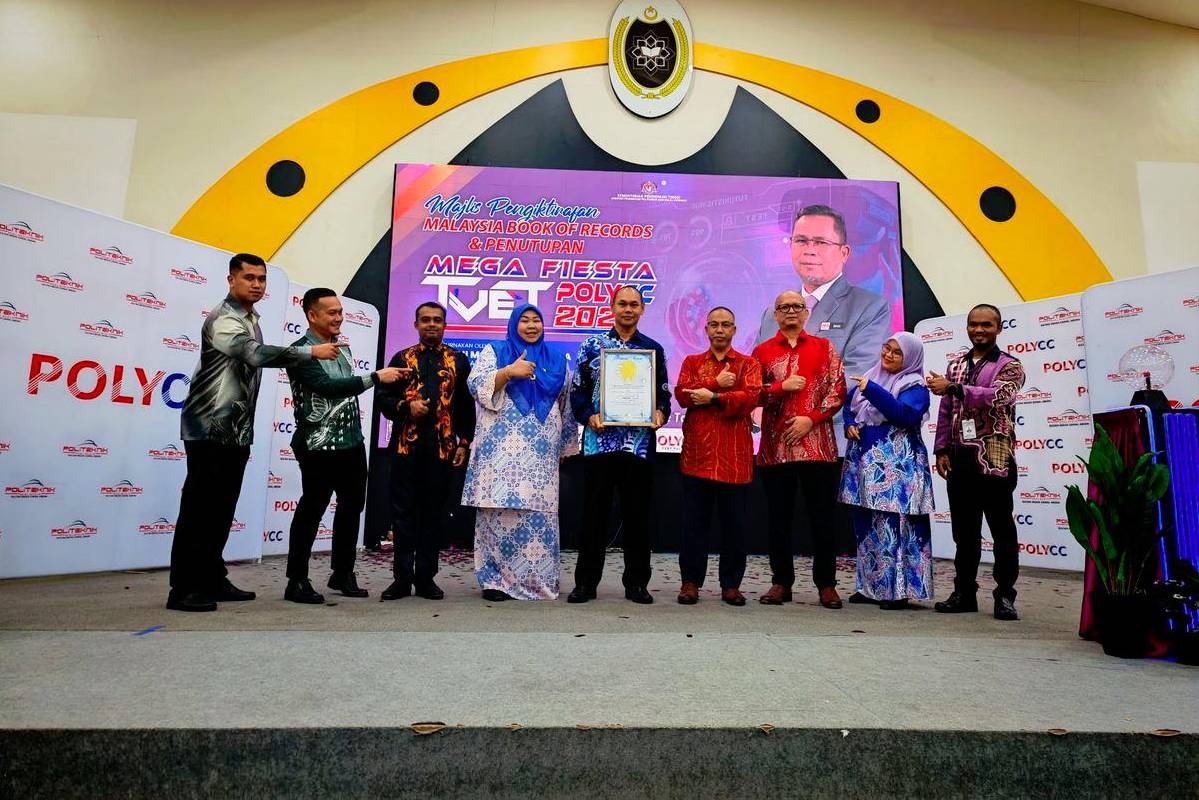 MACC receives Malaysia Book of Records award for TVET programme
