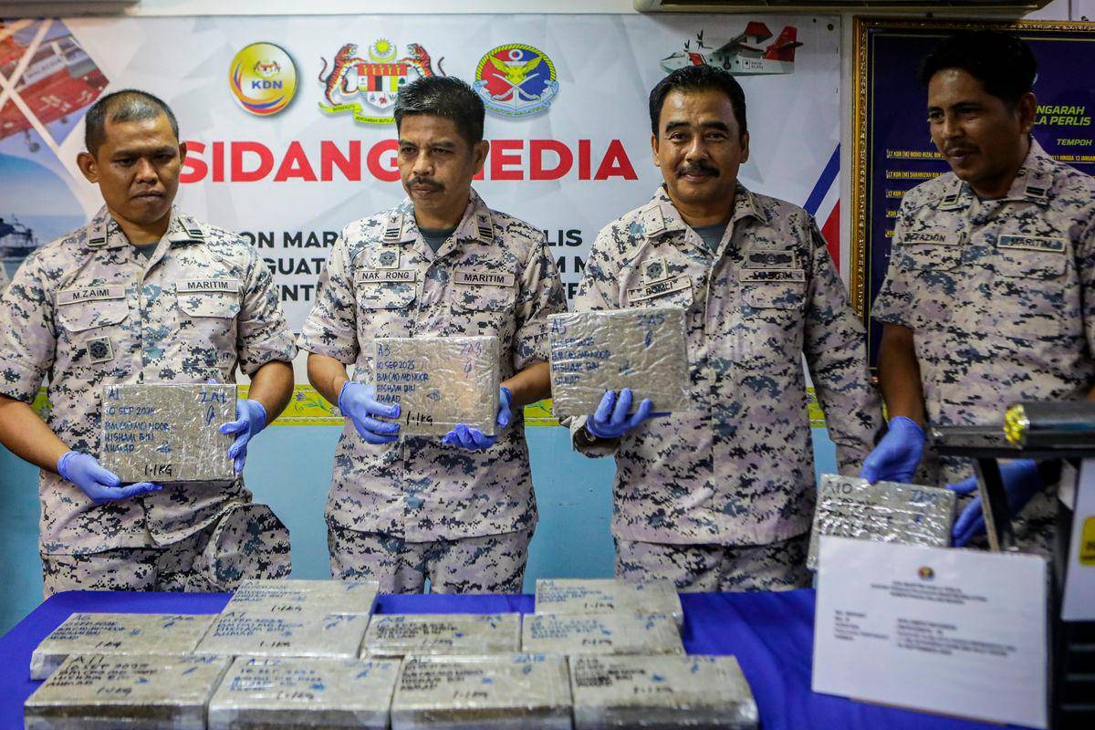 MMEA foils ganja smuggling attempt worth RM76,000 in Kuala Perlis waters MMEA foils ganja smuggling attempt worth RM76,000 in Kuala Perlis waters