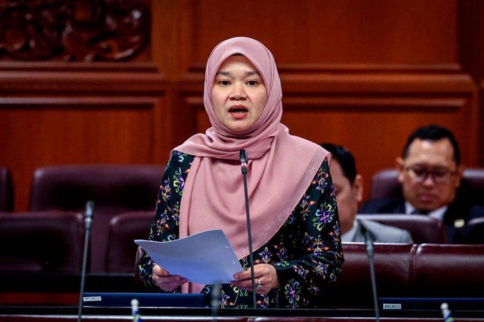 Malaysia extends compulsory education to secondary level in major education reform