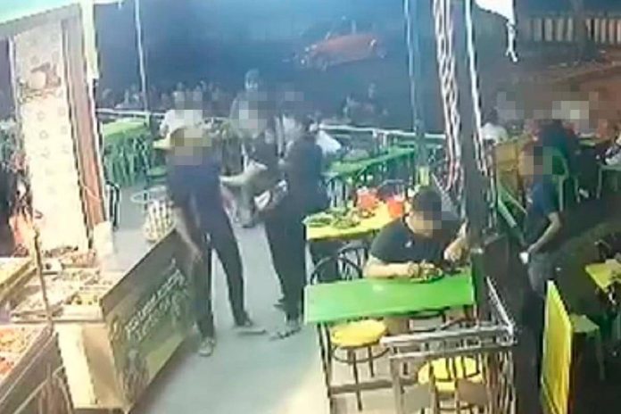 Man attacks pregnant woman after smoking warning in restaurant