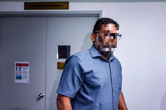 Mini market director fined RM5,000 for selling cooking oil above price