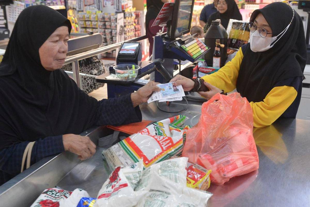 MyKad in SARA programme prevents fraud in essential goods purchases