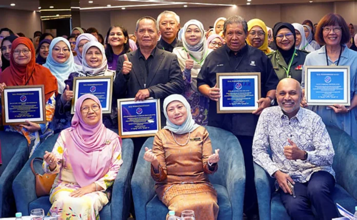 Students more comfortable with external counsellors