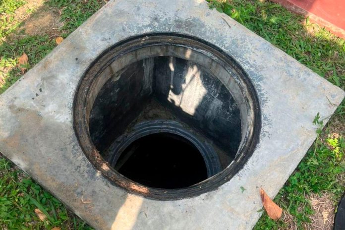 Nilai school sewage system in good condition, manhole cover had no defect
