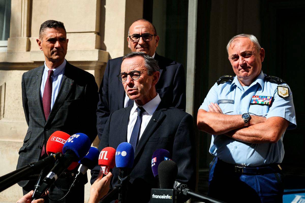 Nine pigs’ heads found outside Paris mosques in anti-Muslim hate incidents Nine pigs’ heads found outside Paris mosques in anti-Muslim hate incidents
