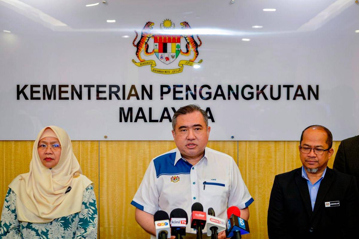 Non-citizens with Malaysian driving licences to pay market price for RON95