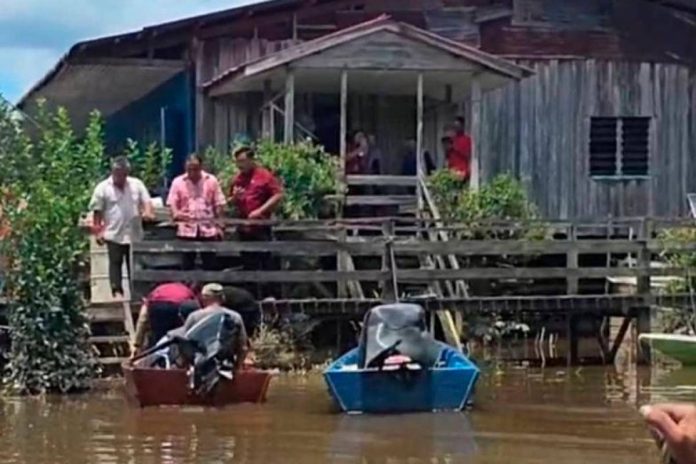Northern Sarawak floods reach two metres, submerge longhouses