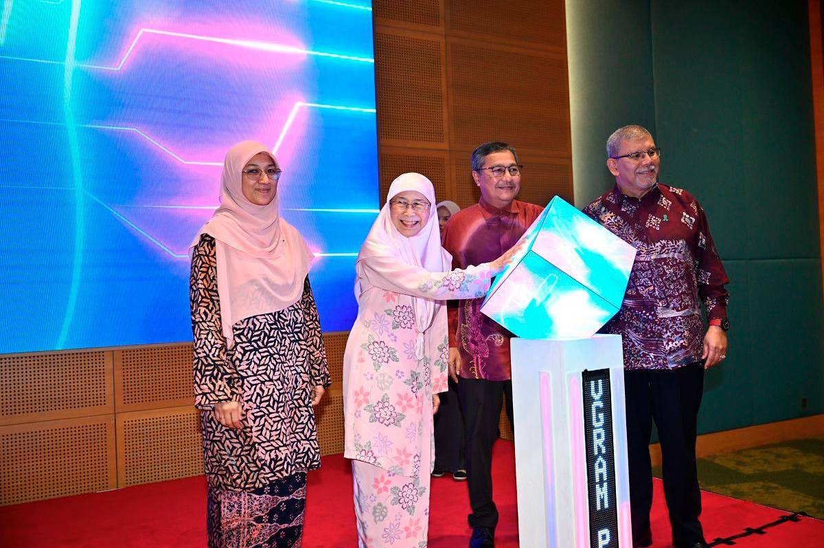 OUM launches 4 certification programmes & PsyQiQ Plus OUM launches 4 certification programmes & PsyQiQ Plus
