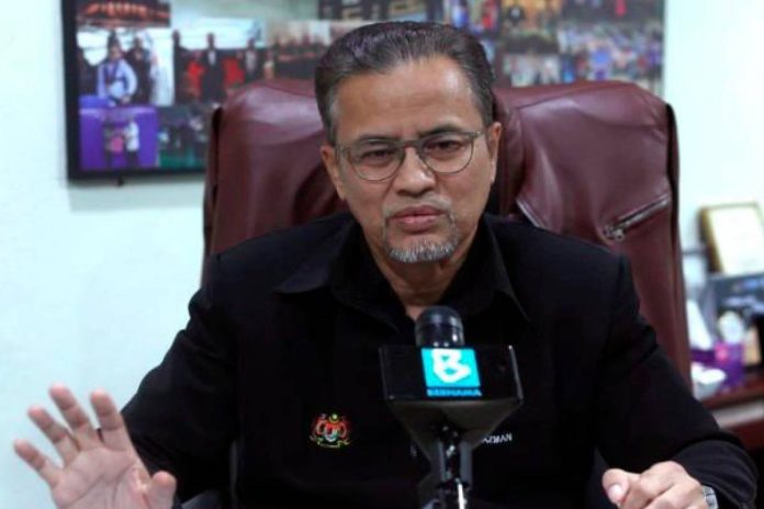 Oil syndicates use rented private land to smuggle fuel Oil syndicates use rented private land to smuggle fuel