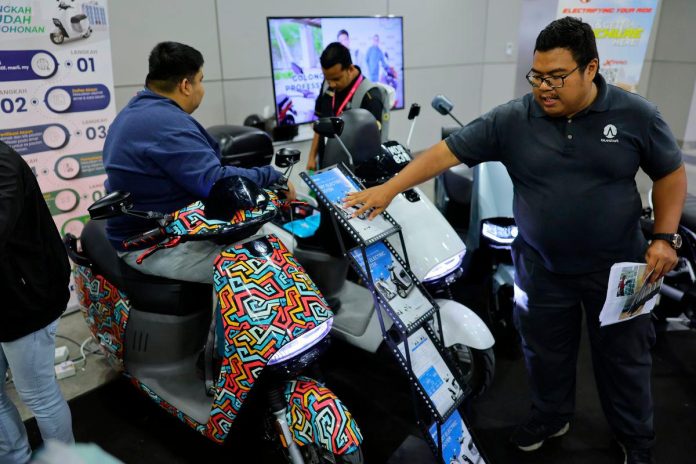 Over 10,000 Malaysians receive MARiiCAS electric motorcycle rebates