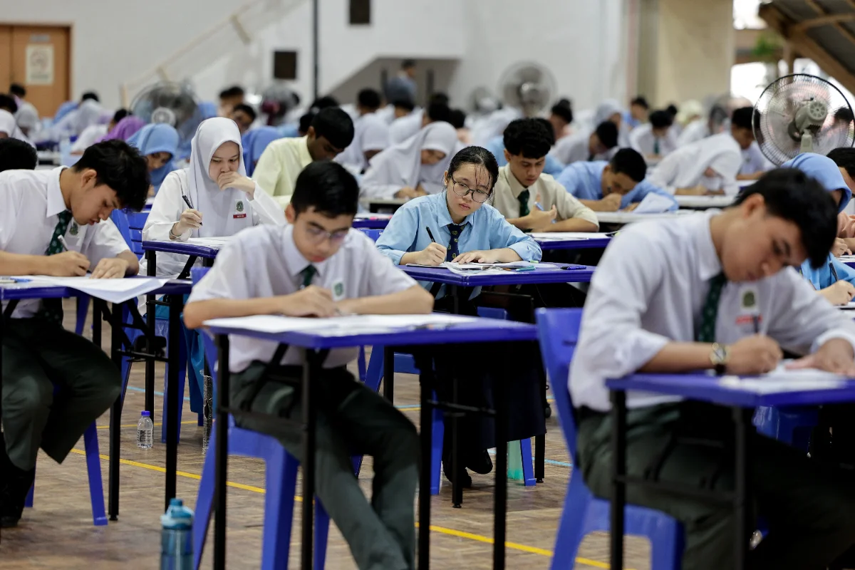 Over_413_000_students_to_sit_for_SPM_2025_exams_from_Nov_3 (1)
