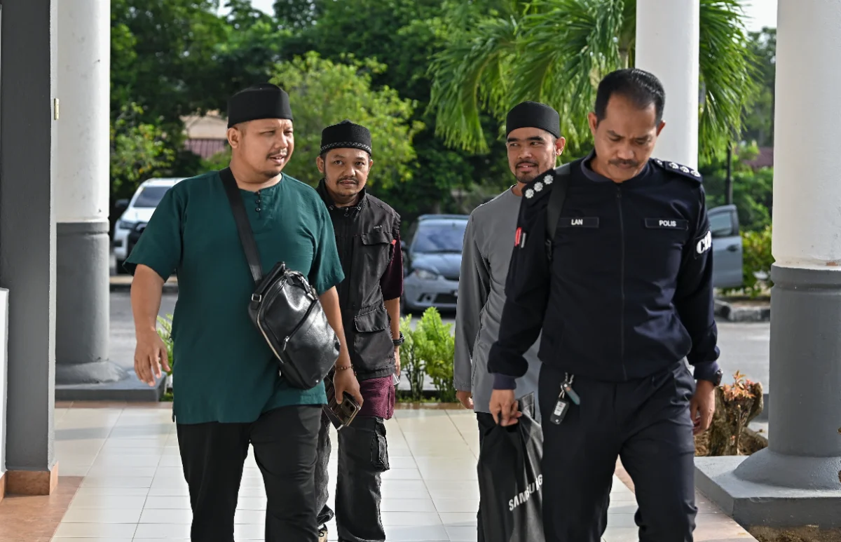 Two GISBH members charged with wrongful confinement in Seri Manjung Two GISBH members charged with wrongful confinement in Seri Manjung